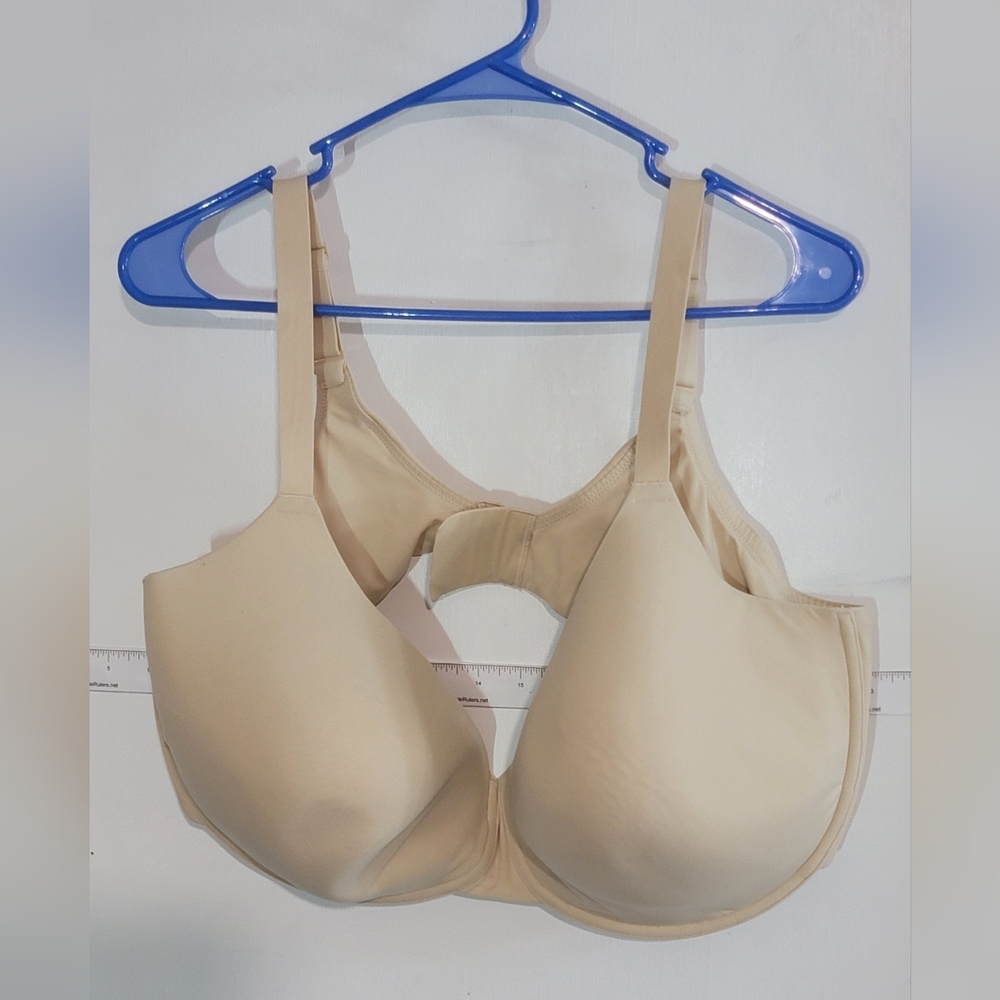 SKIMS Cream Women's Bra Size 46DDD